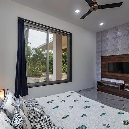 Saffronstays Odyssey, Karjat - 10 Acres Pet-Friendly Estate With Swimming Pool Chinchavli 外观 照片