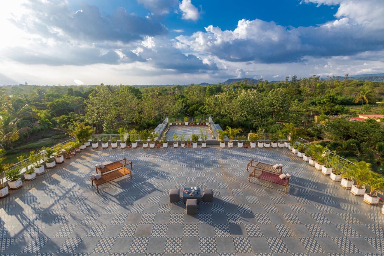 Saffronstays Odyssey, Karjat - 10 Acres Pet-Friendly Estate With Swimming Pool Chinchavli 外观 照片