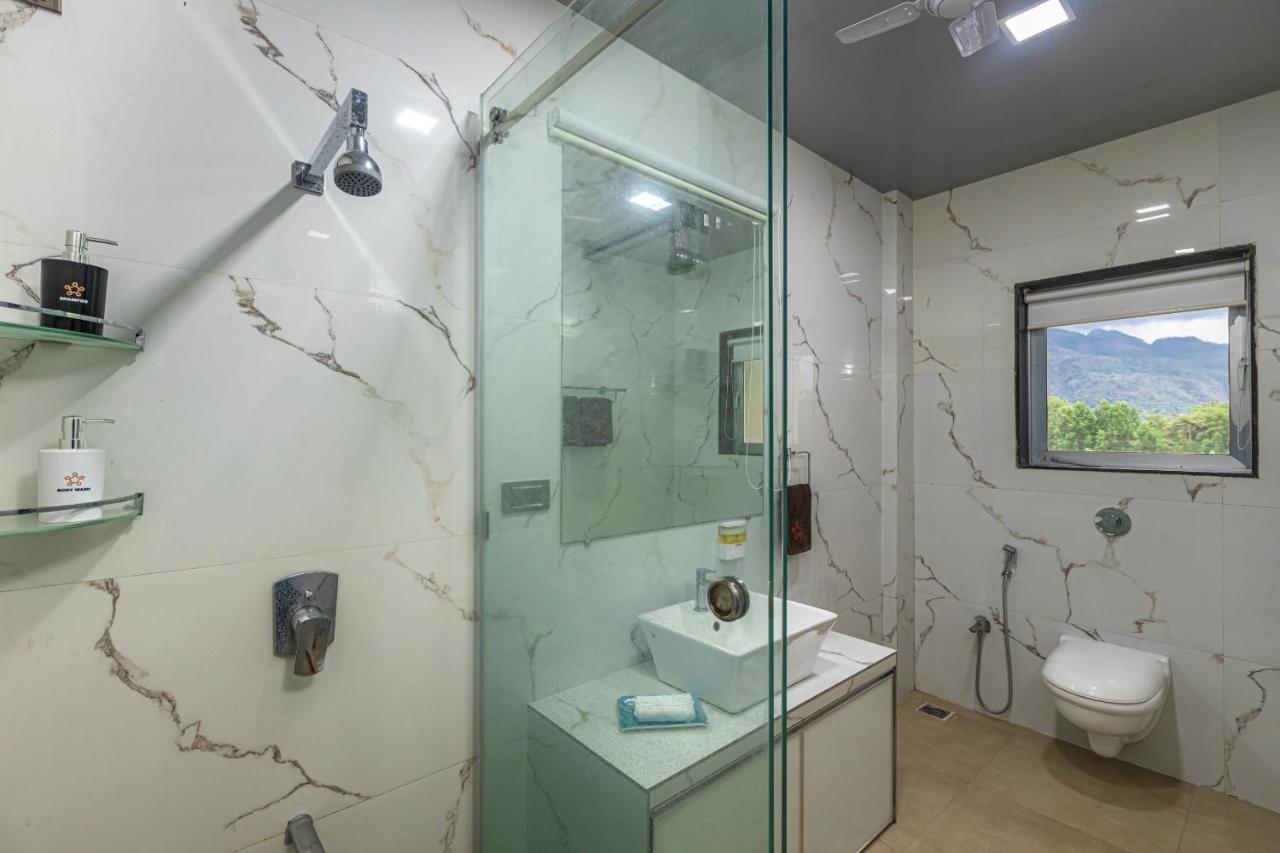 Saffronstays Odyssey, Karjat - 10 Acres Pet-Friendly Estate With Swimming Pool Chinchavli 外观 照片
